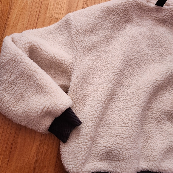 Hollister Reversable sherpa bomber jacket - Picture 11 of 16